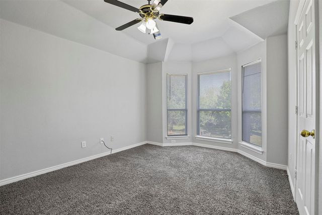 204 Arbor Creek Drive, Euless, TX 76039