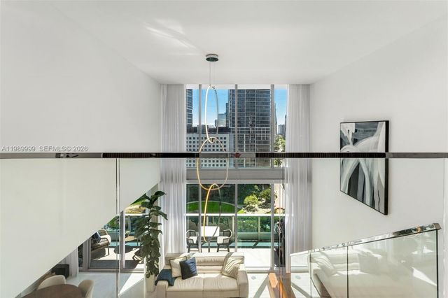 200 Biscayne Boulevard Way 1406, Miami, FL 33131