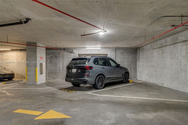 200 Biscayne Boulevard Way 1406, Miami, FL 33131