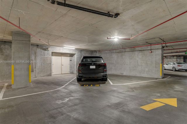 200 Biscayne Boulevard Way 1406, Miami, FL 33131