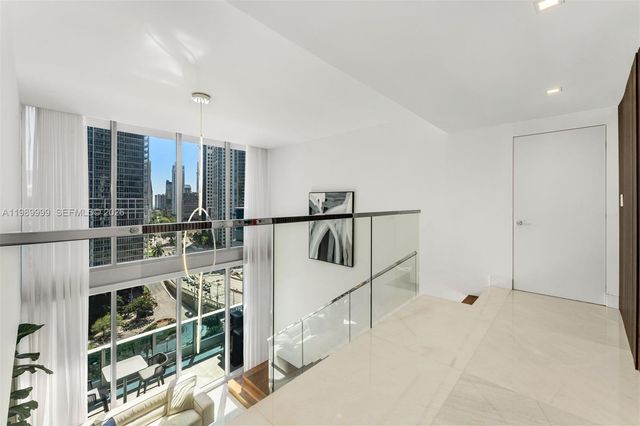 200 Biscayne Boulevard Way 1406, Miami, FL 33131