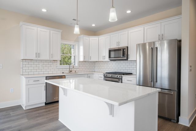 6913 Doral DR, Radford, VA 24141