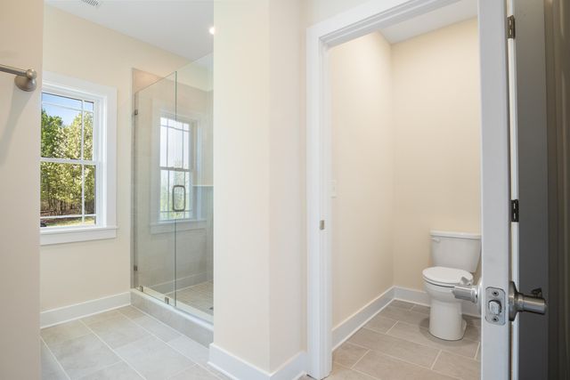 6913 Doral DR, Radford, VA 24141