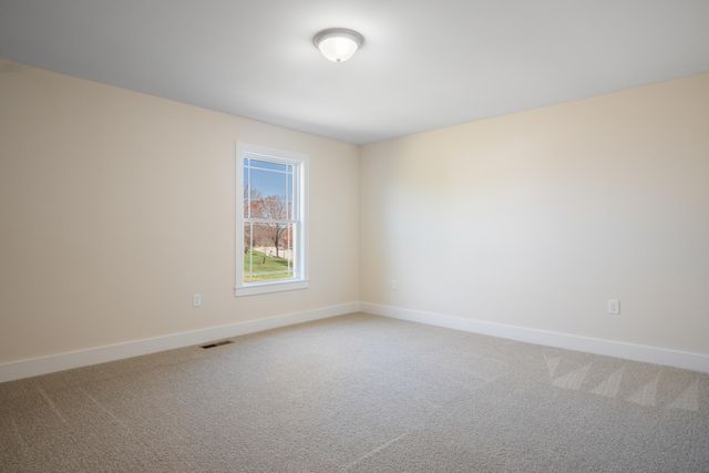 6913 Doral DR, Radford, VA 24141
