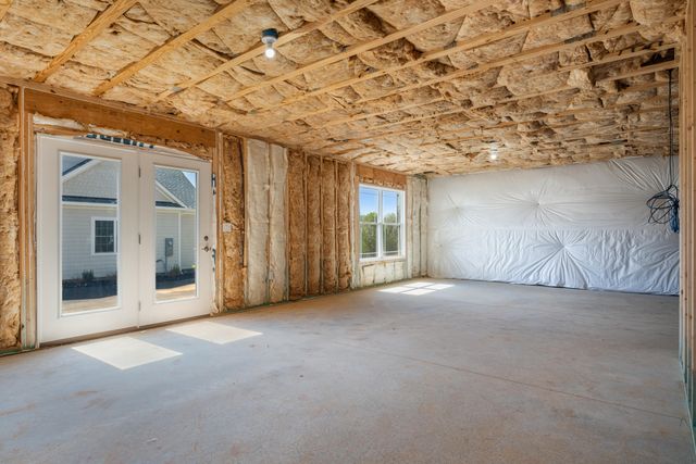 6913 Doral DR, Radford, VA 24141