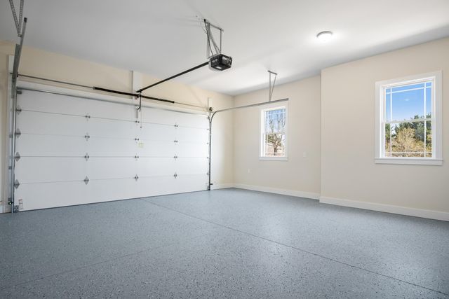 6913 Doral DR, Radford, VA 24141
