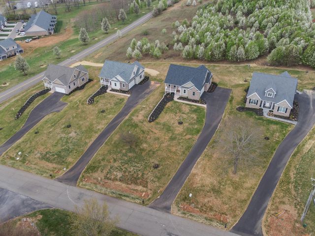 6913 Doral DR, Radford, VA 24141