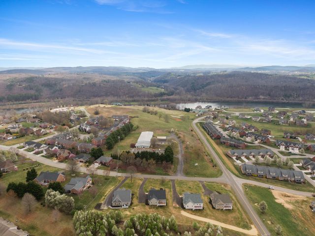 6913 Doral DR, Radford, VA 24141