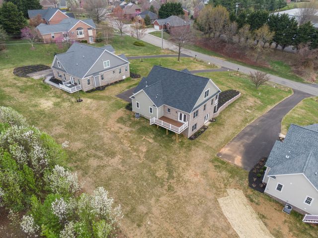 6913 Doral DR, Radford, VA 24141