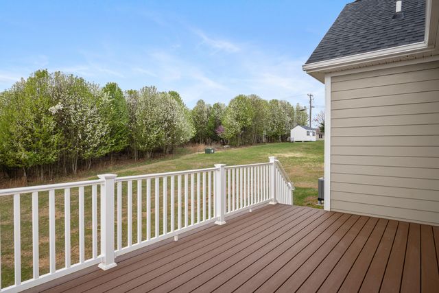 6913 Doral DR, Radford, VA 24141