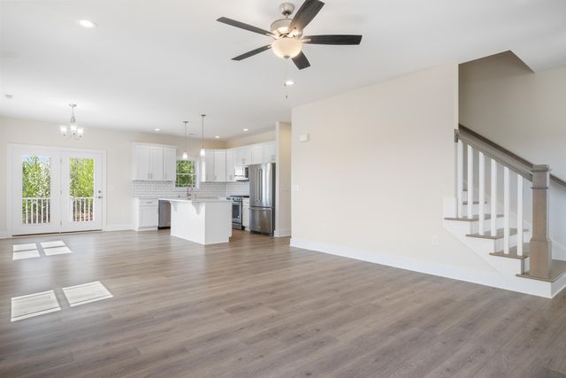 6913 Doral DR, Radford, VA 24141