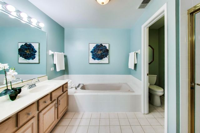 11171 Edgebrook Lane, Indian Head Park, IL 60525