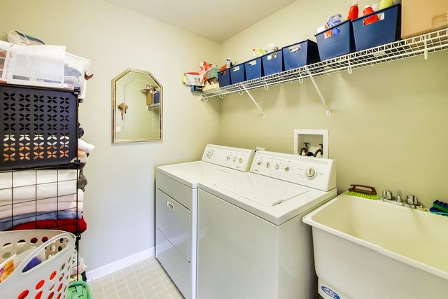 11171 Edgebrook Lane, Indian Head Park, IL 60525