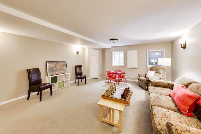 11171 Edgebrook Lane, Indian Head Park, IL 60525