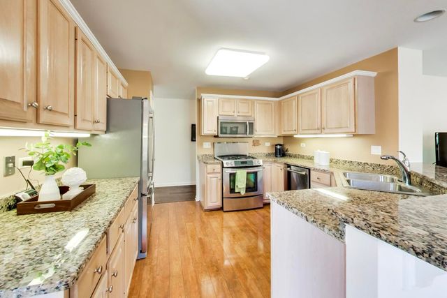 11171 Edgebrook Lane, Indian Head Park, IL 60525