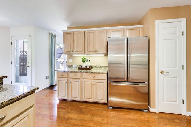 11171 Edgebrook Lane, Indian Head Park, IL 60525
