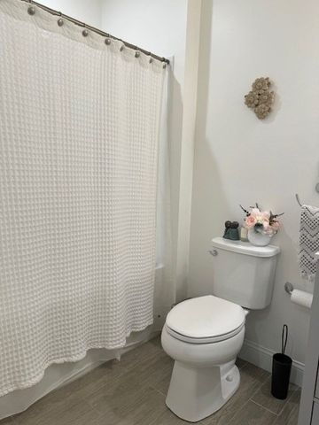 2 Inwood Dr 2010, Woburn, MA 01801