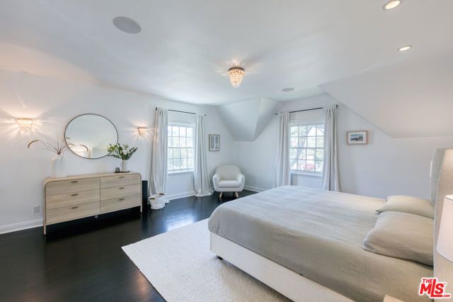 10736 Le Conte Avenue, Los Angeles, CA 90024