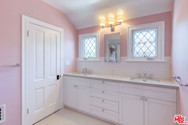 10736 Le Conte Avenue, Los Angeles, CA 90024