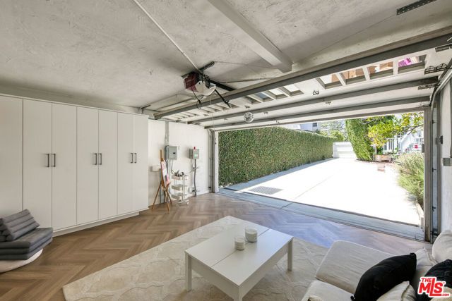 10736 Le Conte Avenue, Los Angeles, CA 90024