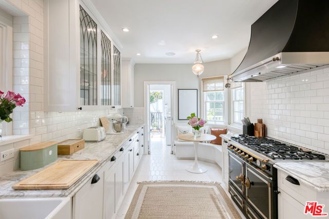 10736 Le Conte Avenue, Los Angeles, CA 90024