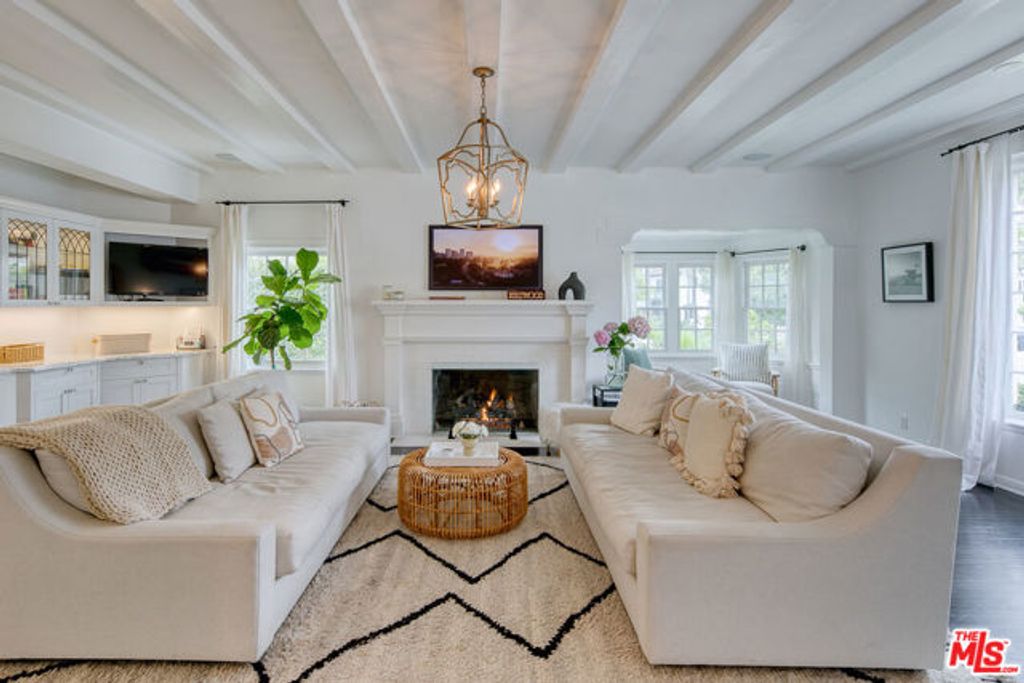 10736 Le Conte Avenue, Los Angeles, CA 90024