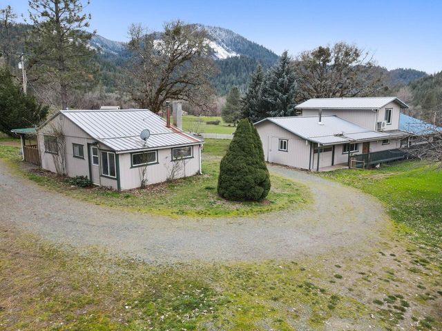 431 Murphy Gulch Road, Rogue River, OR 97537