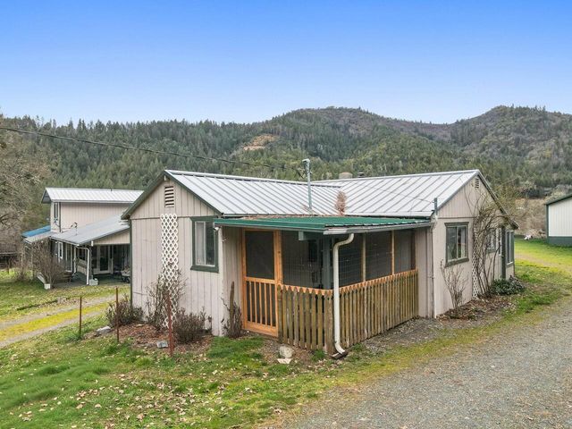 431 Murphy Gulch Road, Rogue River, OR 97537