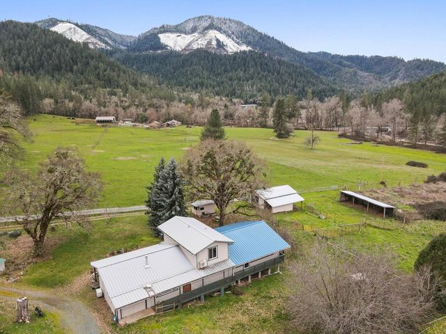 431 Murphy Gulch Road, Rogue River, OR 97537