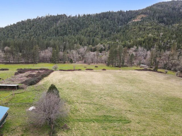431 Murphy Gulch Road, Rogue River, OR 97537