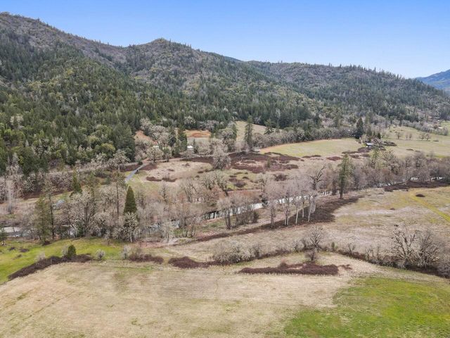 431 Murphy Gulch Road, Rogue River, OR 97537
