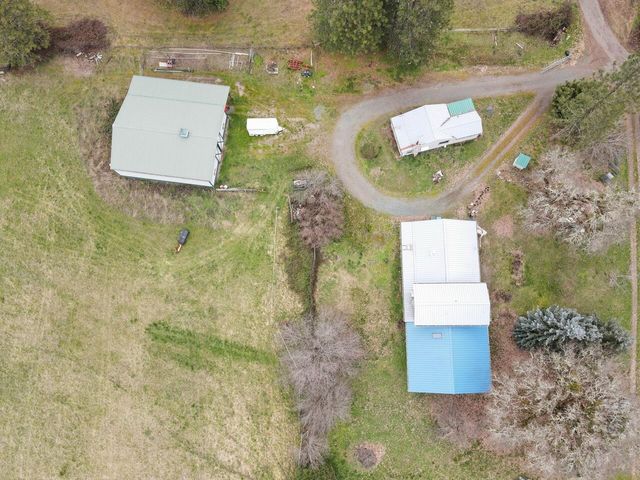 431 Murphy Gulch Road, Rogue River, OR 97537