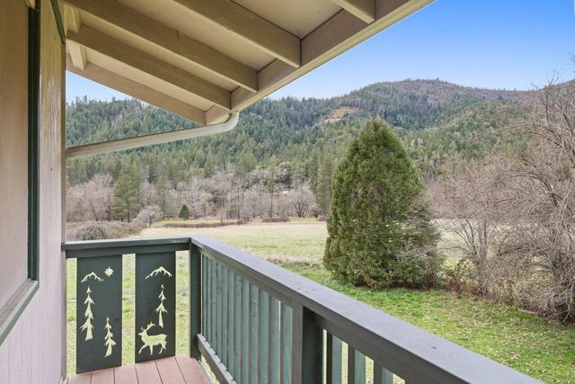 431 Murphy Gulch Road, Rogue River, OR 97537