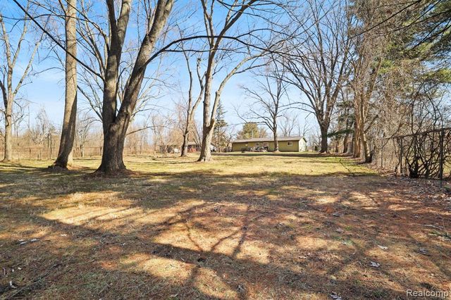 11106 Main Road, Fenton, MI 48430