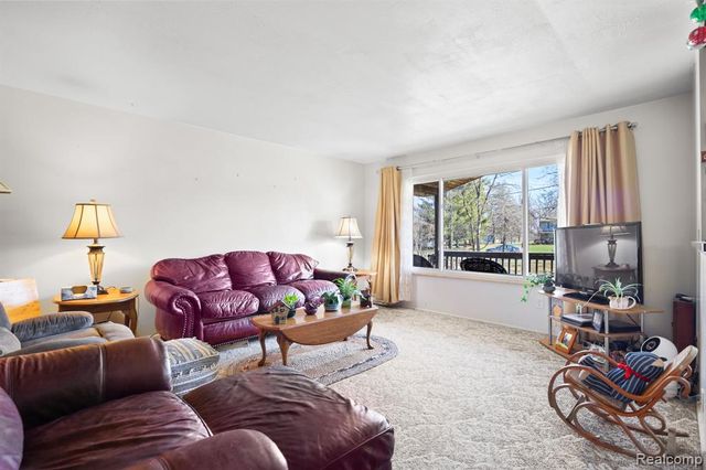 11106 Main Road, Fenton, MI 48430