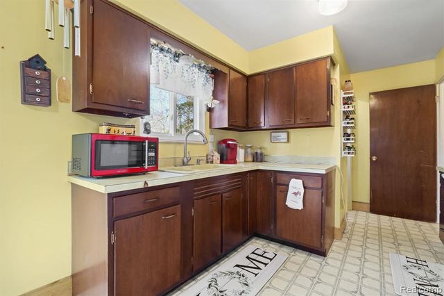 11106 Main Road, Fenton, MI 48430