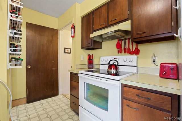 11106 Main Road, Fenton, MI 48430