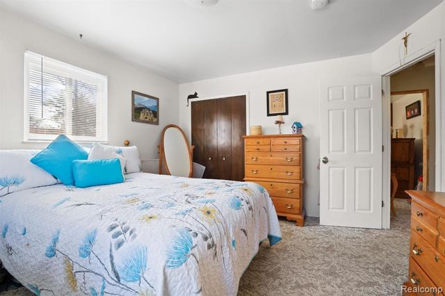 11106 Main Road, Fenton, MI 48430