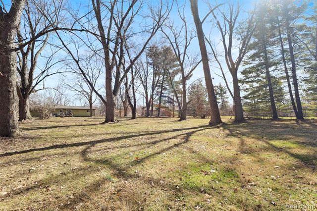 11106 Main Road, Fenton, MI 48430