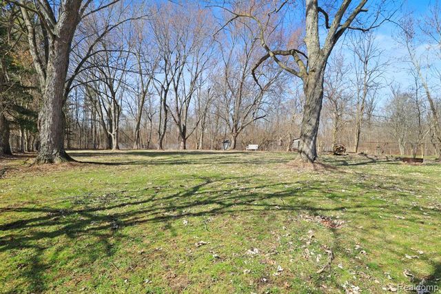 11106 Main Road, Fenton, MI 48430