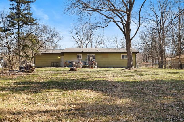 11106 Main Road, Fenton, MI 48430