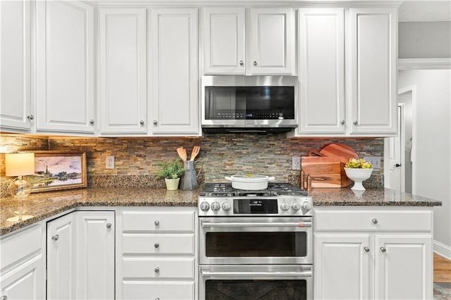1343 Windsor Glen Drive, Douglasville, GA 30134