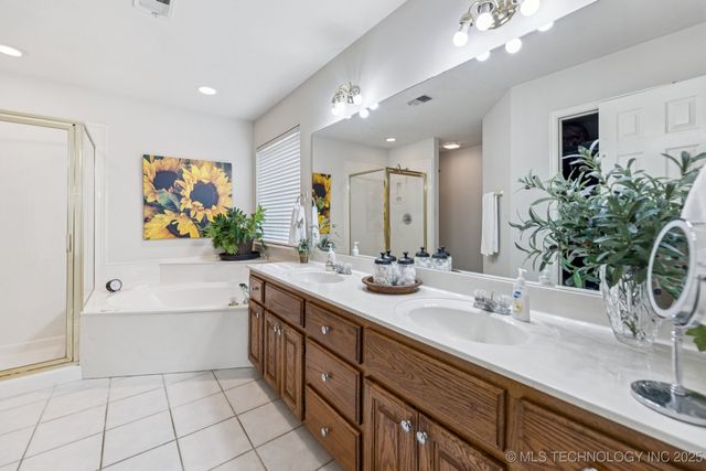9617 N 101ST East Avenue, Owasso, OK 74055