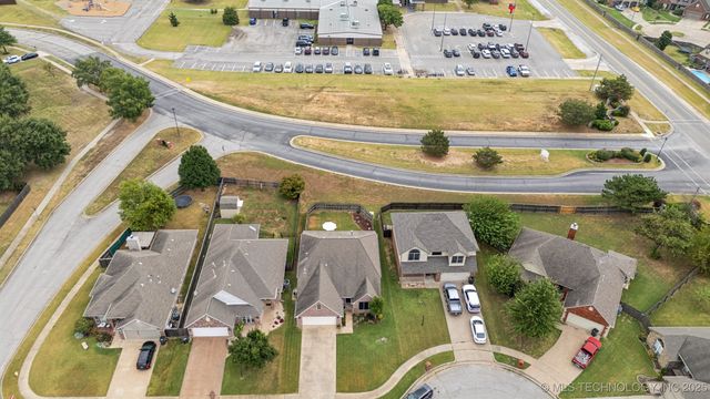 9617 N 101ST East Avenue, Owasso, OK 74055