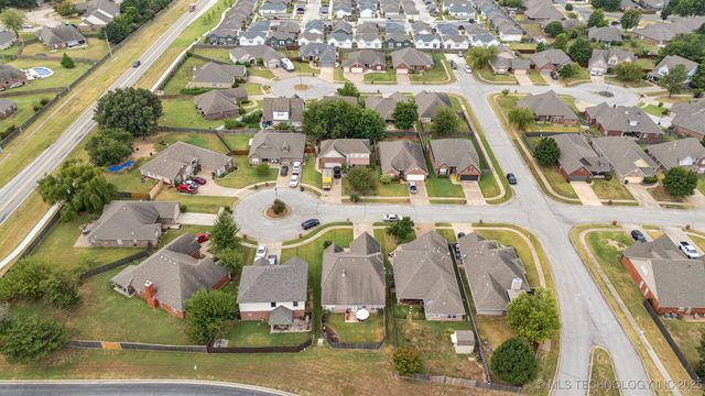 9617 N 101ST East Avenue, Owasso, OK 74055