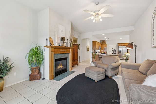9617 N 101ST East Avenue, Owasso, OK 74055