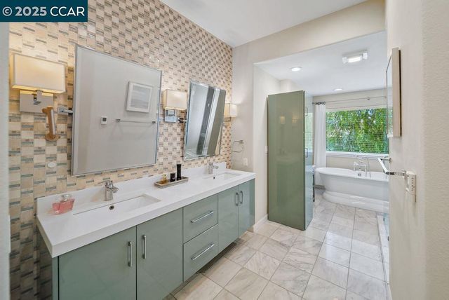 172 Rudgear Dr, Walnut Creek, CA 94596