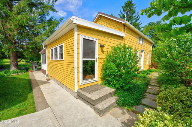 520 McChesney Ave Extension, Brunswick, NY 12180