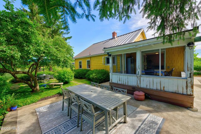 520 McChesney Ave Extension, Brunswick, NY 12180