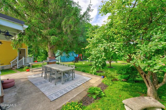 520 McChesney Ave Extension, Brunswick, NY 12180